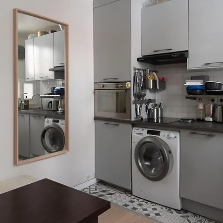 Near Parc Clichy Apartment *