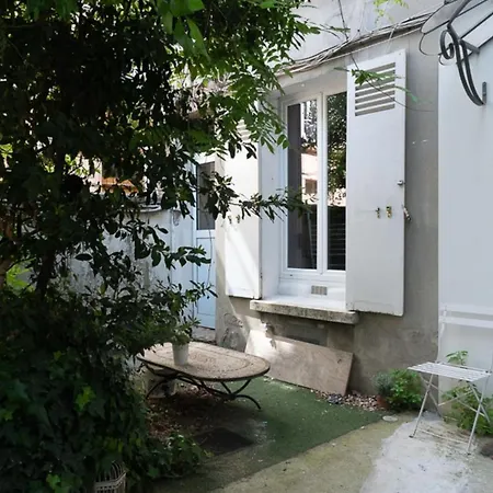 Near Parc Clichy Appartamento *